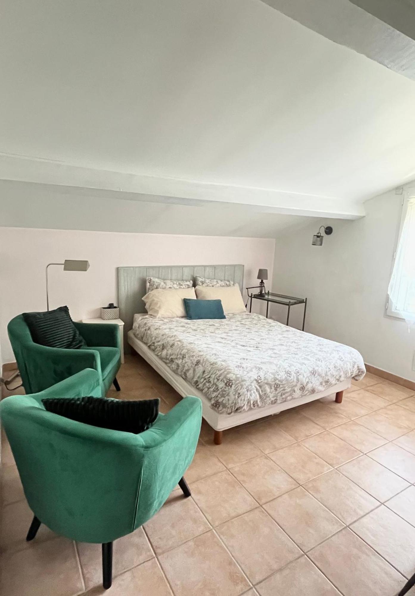 Bed and Breakfast Mas Saint-Ange Люнель Экстерьер фото