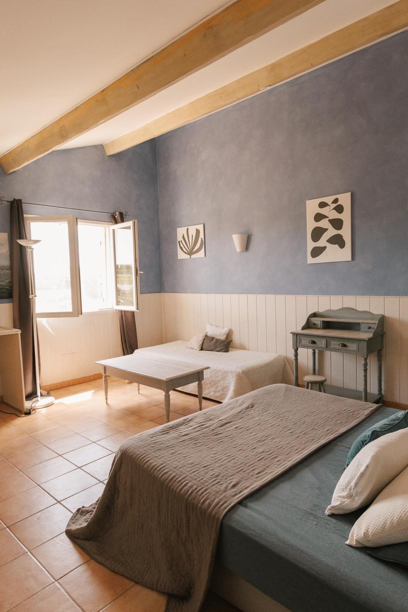 Bed and Breakfast Mas Saint-Ange Люнель Экстерьер фото