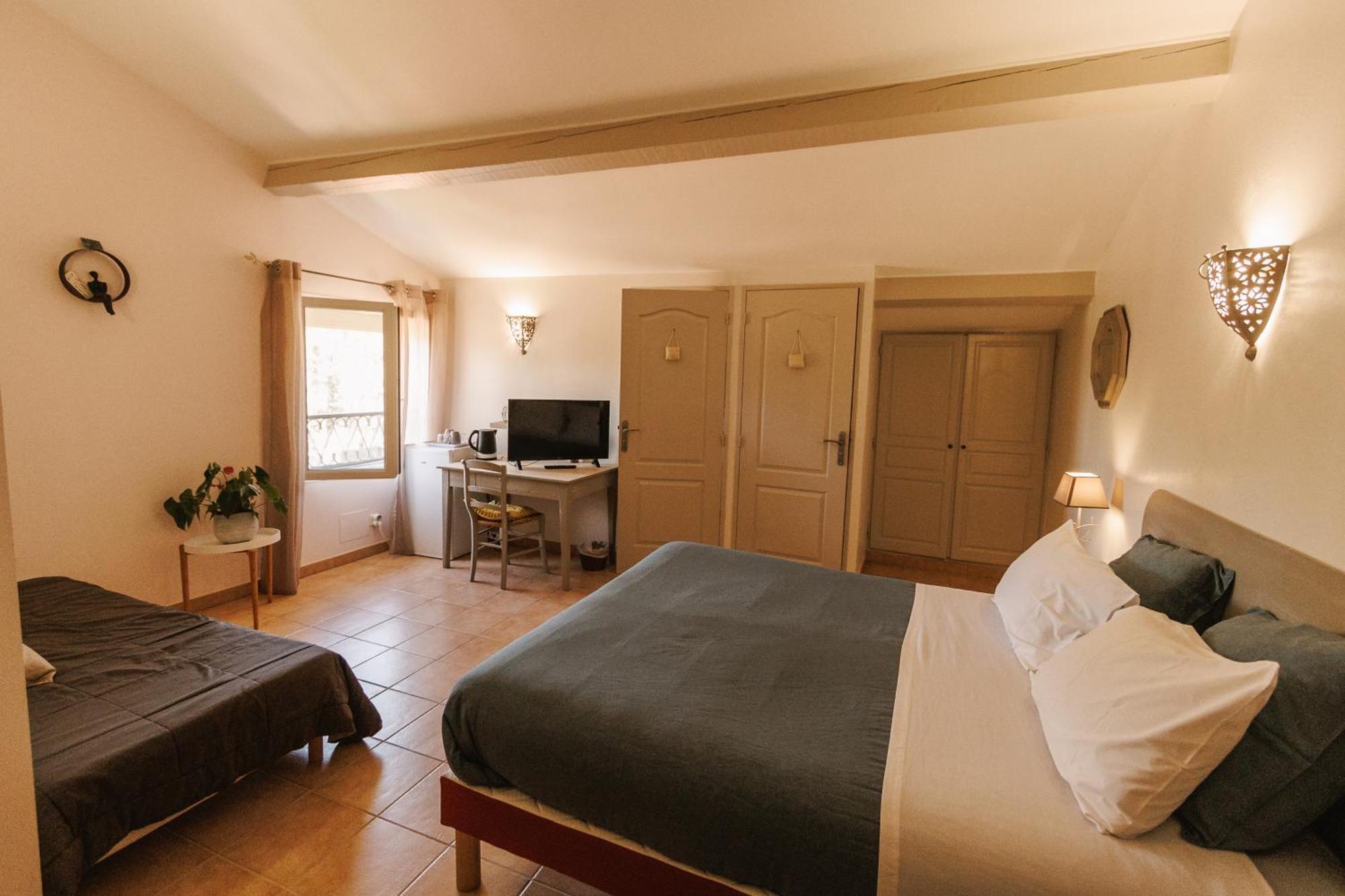 Bed and Breakfast Mas Saint-Ange Люнель Экстерьер фото